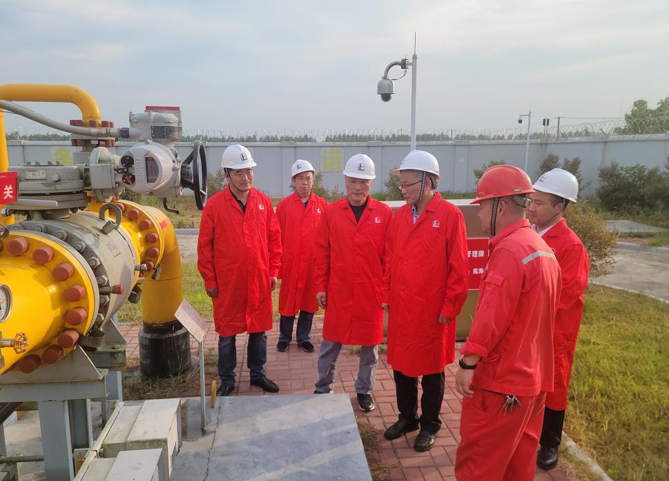 市政府副秘書(shū)長(zhǎng)、發(fā)改委主任李文勝一行至第二天然氣門站調(diào)研